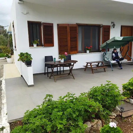 Anna's Garden House Дом отдыха *